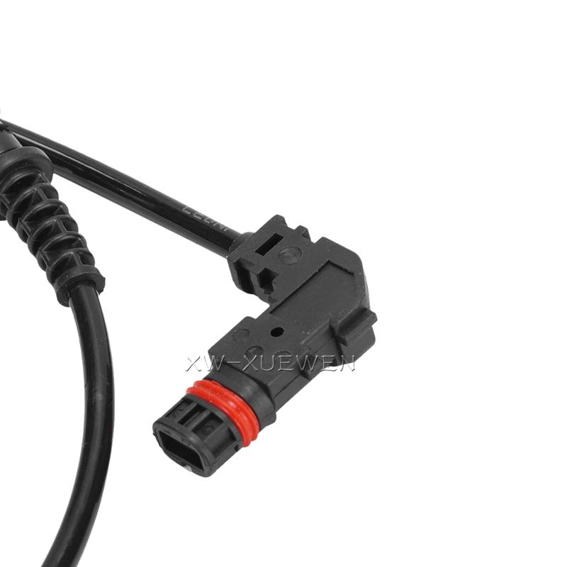 2pcs Front Right and Left ABS Wheel Speed Sensor A2045401817 2045401817 For Mercedes Benz W204 C63 AMG M156