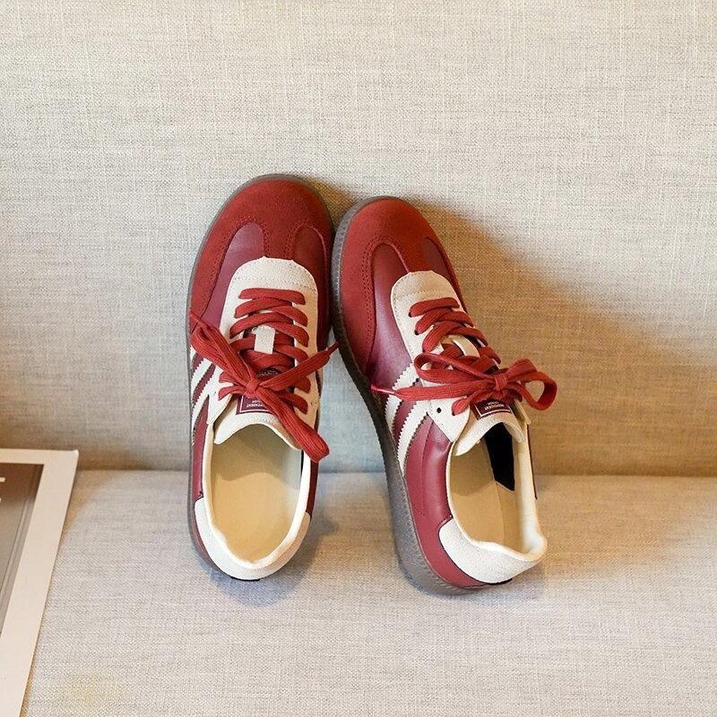 Red retro German training shoes women's 2025 spring versatile color matching casual sports shoes flat Forrest Gump shoes leather board shoes