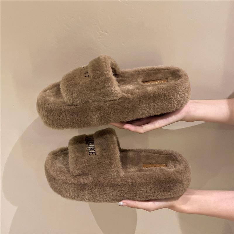 Internet Celebrity Thick Bottom One-word Fluffy Slippers Women 2025 Autumn and Winter New Niche Design Sense Super Fire Home Plush Cotton Mop