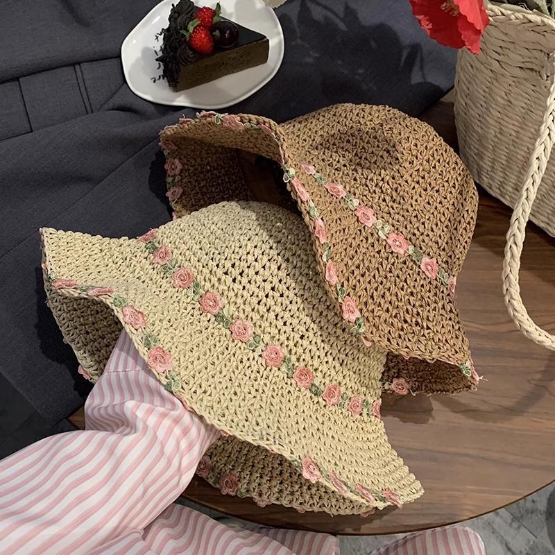 2024 New Knitted Small Flower Straw Hat for Women's Summer Beach Vacation and Outgoing Sunshade Foldable Sweet Sunscreen Hat