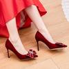 Mode Zarte Damen Burgunderrote Schuhe für Hochzeit Braut Wildlederimitat Pumps Frau Stiletto Hohe Absätze Kristall Schleife Tacones Mujer