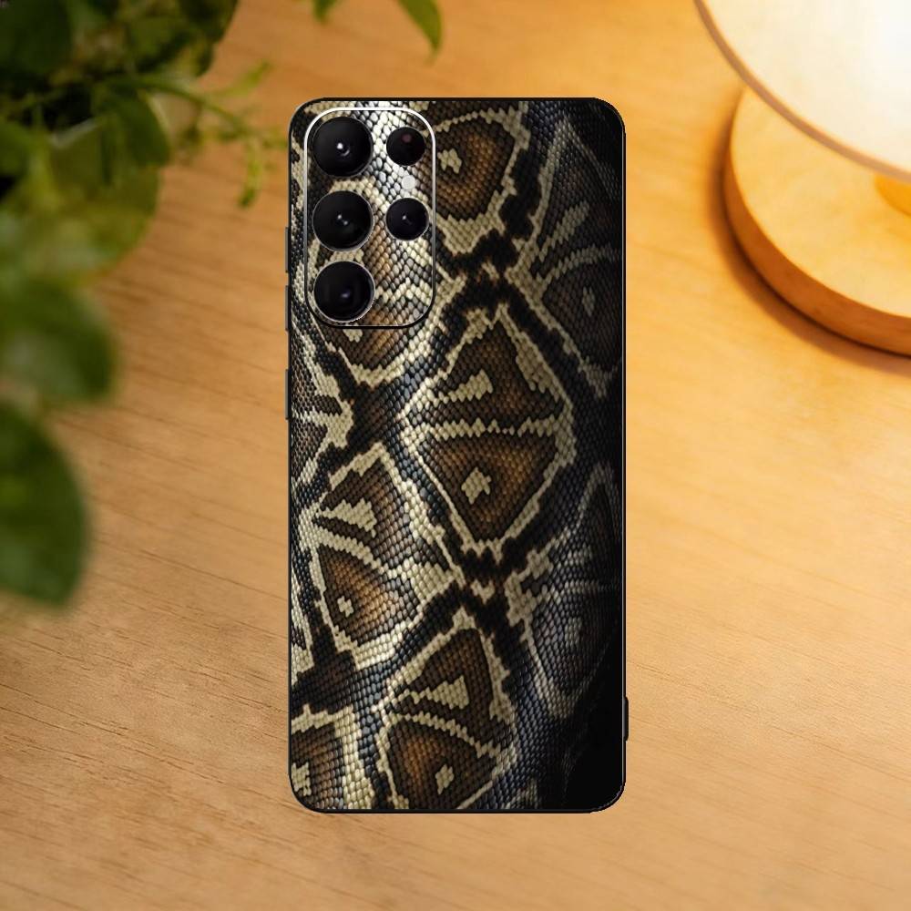 Snakeskin Pattern Art Phone Case For Samsung S25,24,23,22,30,21,10,9,Ultra,Plus,Lite Soft Black Case