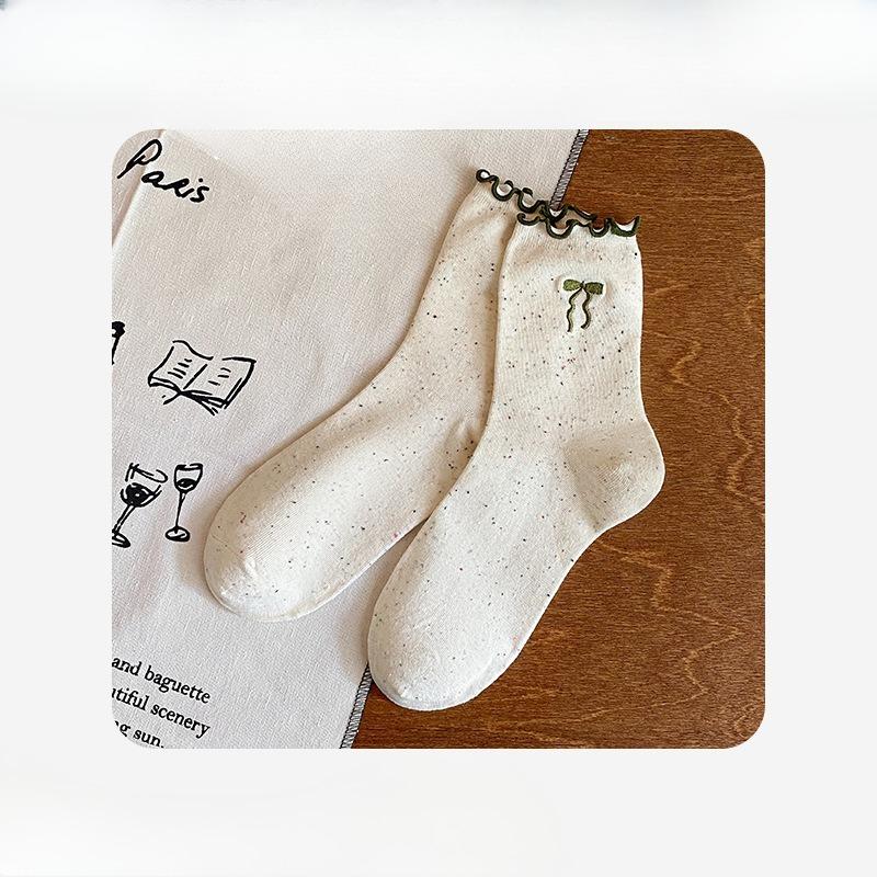 Female Spring and Autumn Cotton Point Yarn Wood Ear Lace Absorbs Perspirant Deodorant Tube Socks
