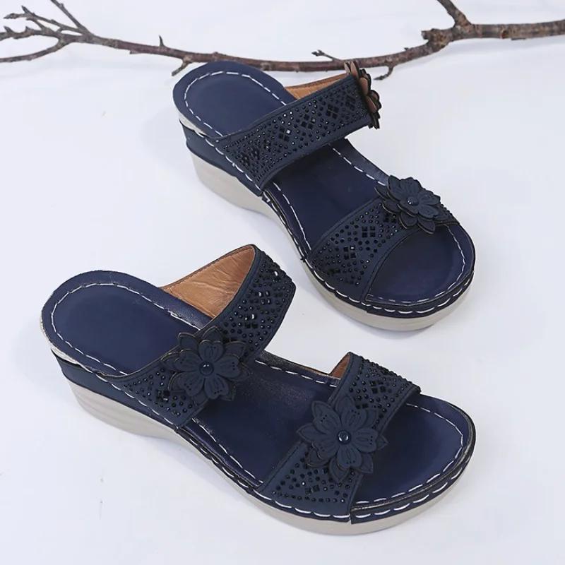 Large Size Cool Slippers for Women's Summer New Style with a Straight Sloping Heel and Floral High Heels, Casual Shoes