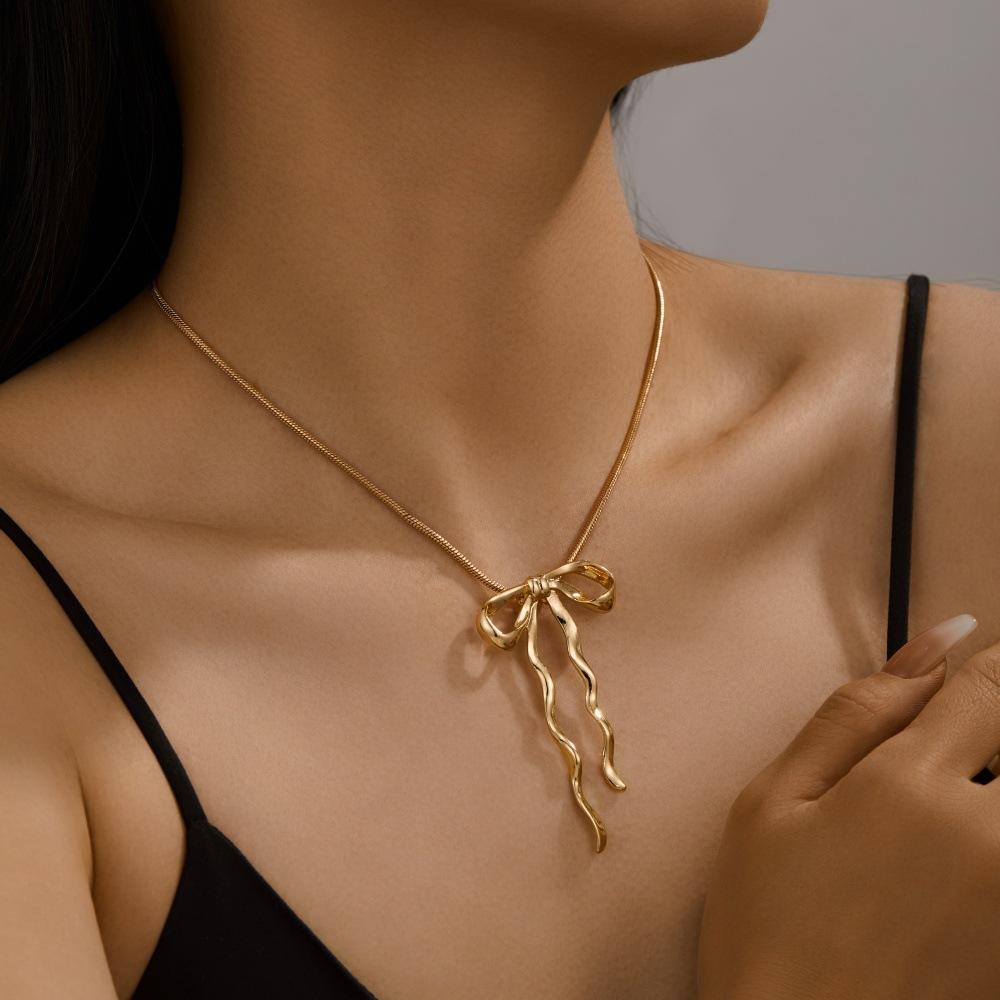 

Minimalism Metal Snake Bone Chain Clavicle Chain Vintage New Gold Color Bow Pendant Necklace for Women Party Jewelry Gifts золотой