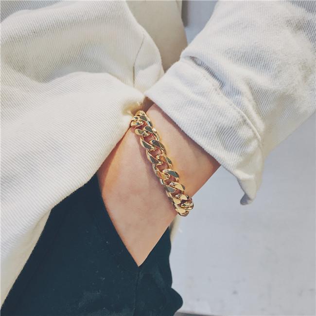 Men’s 18K Gold Cuban Link Bracelet: Trendy, Smooth, Shiny, Hip-Hop Inspired for Street Dance