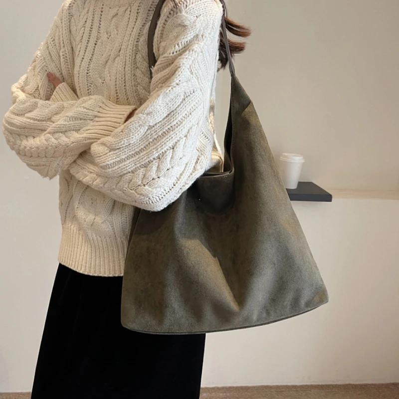 Women's Vintage Shoulder Bag Deer Skin Suede Handbags Large Capacity Solid Color Simple Casual Commuter Bag Retro Tote Bag Armpit Bag