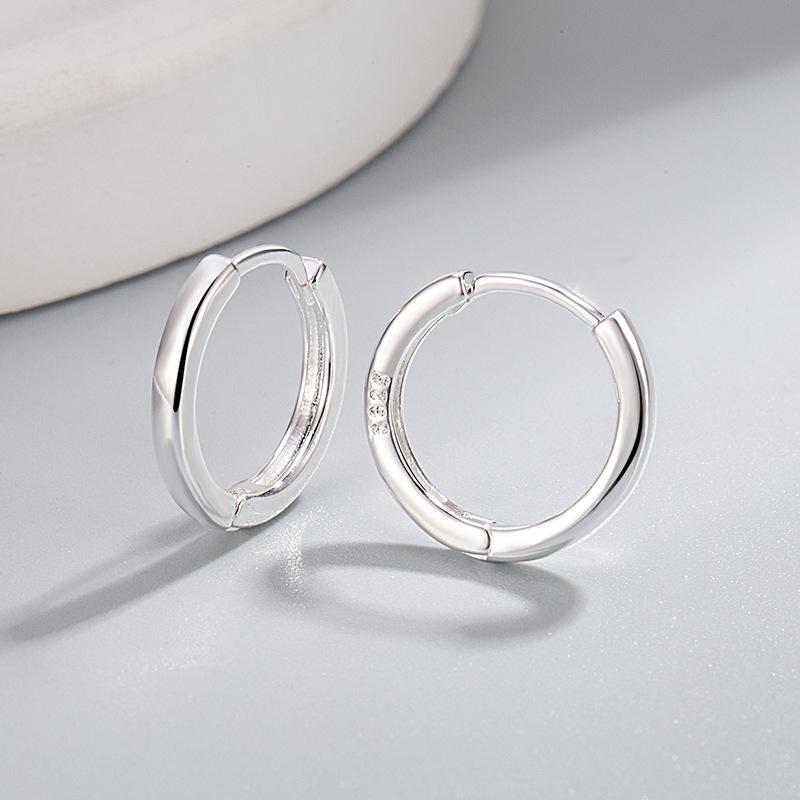 Minimalist Unisex 18K Gold Plated Hoop Ear Cuffs – Elegant and High-Quality Fashion Jewelry.