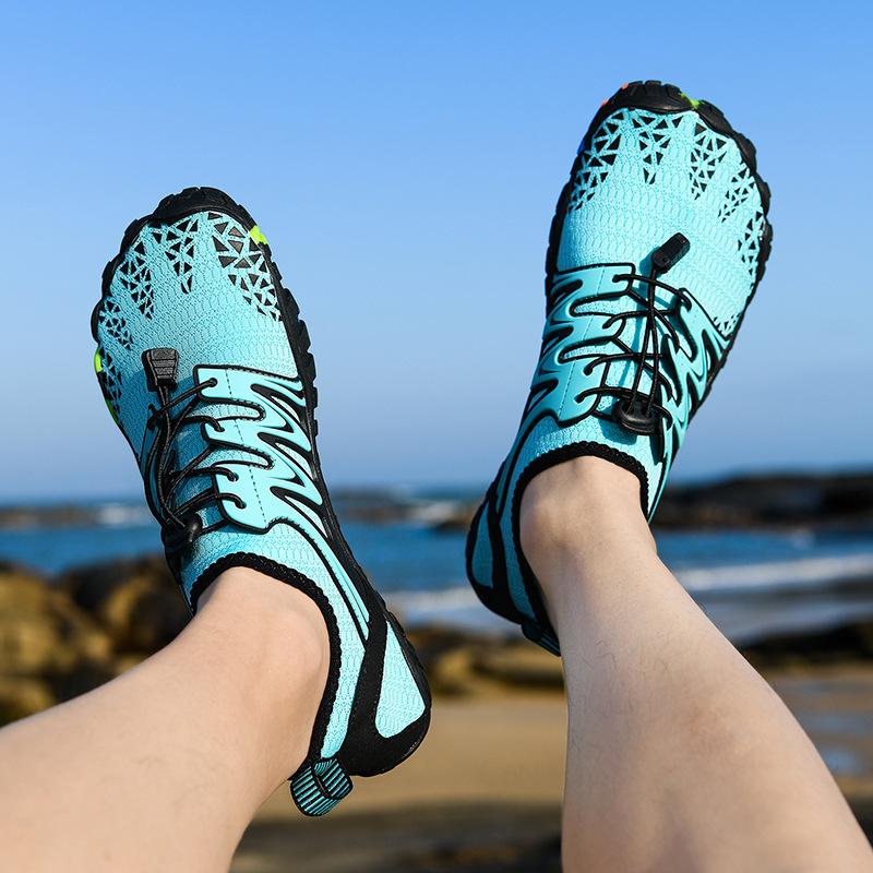 

Outdoor men s and women s creek shoes Wading beach shoes Barefoot diving Water skiing Single shoes Swimming Fitness Cycling Mountaineering 46 небо синє кольору