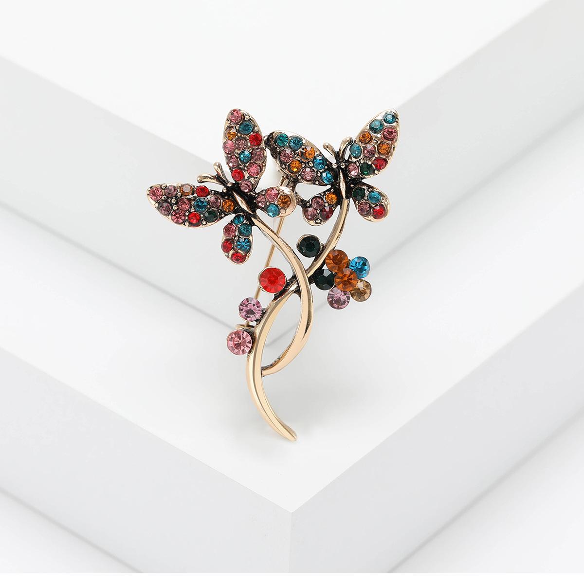 

Ретро бабочка брошь со стразами, модная булавка для одежды темперамент простая с ювелирным корсажем красный