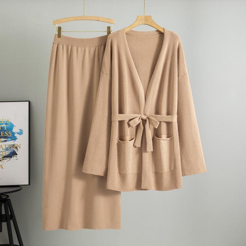 

Плюс размер женская весенняя новая V-образная горловина свободная трикотажная юбка стильный кардиган комплект из двух предметов one size хаки