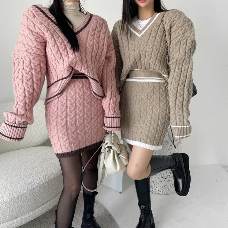 Fashion Retro V-neck Contrast Color Twist Pattern Sweater + High Waist Bag Hip Knitted Skirt Two-piece Women