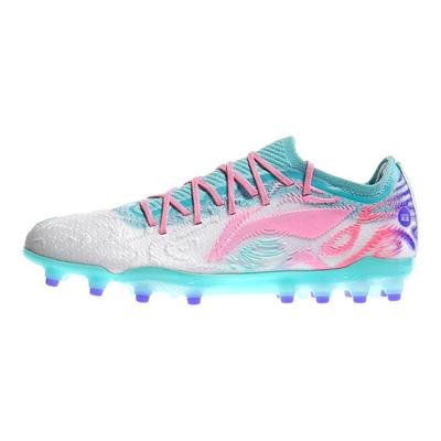 Încălțăminte specială pentru sport – Ghete de fotbal