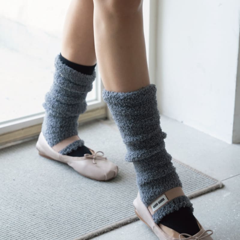 hiig [no.743] black long split-toe tabi socks