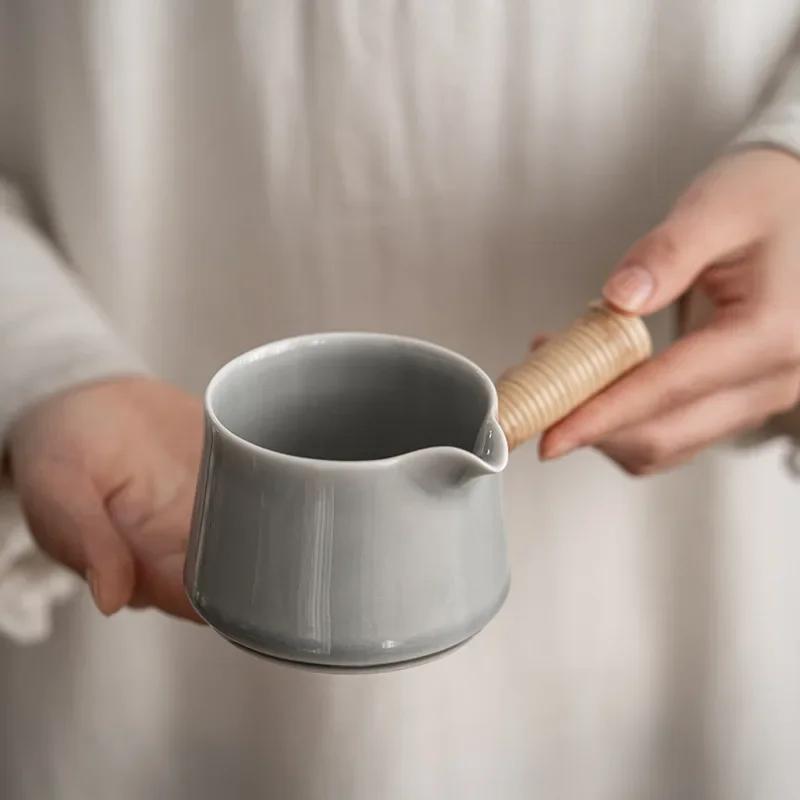 Side Handle Fair Cup Japanese Style Ice Gray Smoky Gray Glaze Fair Mug Porcelain Tea Seafood Tea Ware Fair Cup Tea Infuser