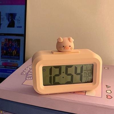 Studentenwecker Schlafsaal Schreibtisch mit hohem Aussehen und multifunktionalem Leucht-Timer-Uhr niedliches Schweinchen kleine Tischuhr