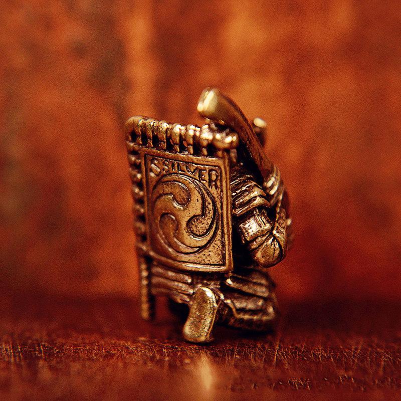 Creative Samurai Helmet Skull Knight Knife Pendant Beads Umbrella Rope Pendant Key Chain Accessories Brass Paracord Pend