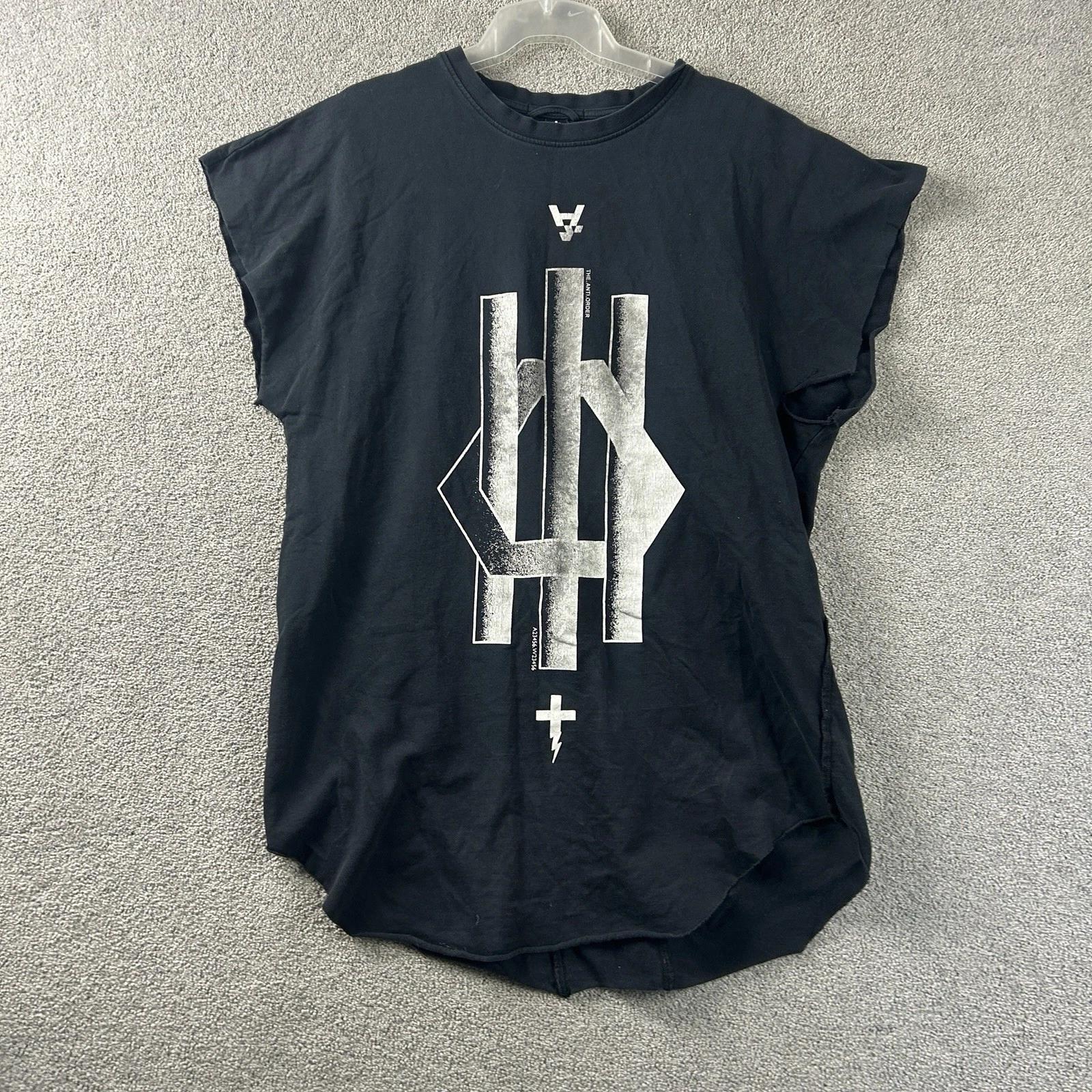 

Женская черная футболка Anti Hero с коротким рукавом и перекрестным принтом XL