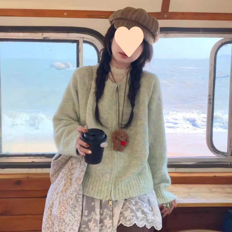 

Green sweater jacket women s new spring and autumn unique super good-looking lazy wind loose knitted cardigan One size