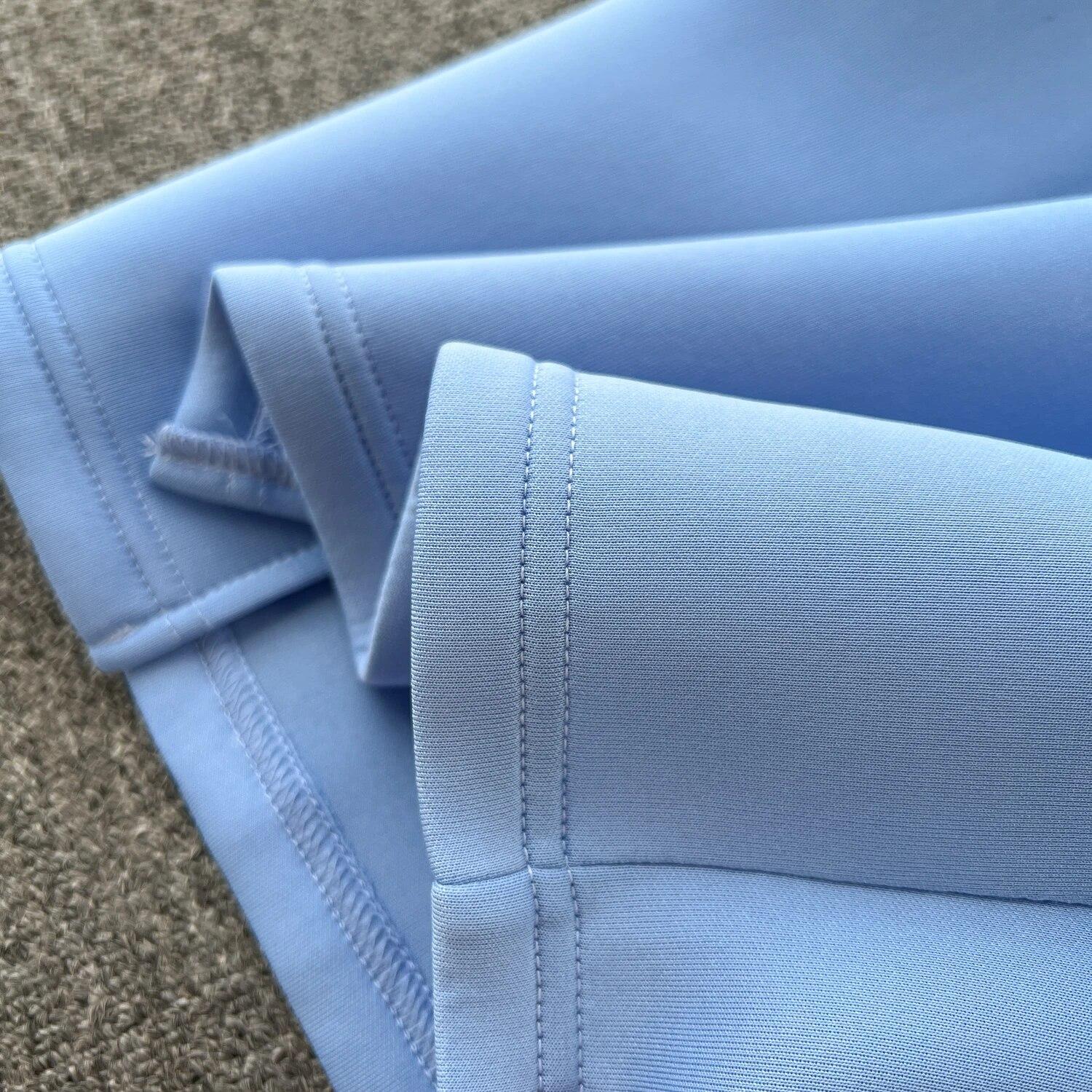 Элегантное платье с открытой спиной и высокой талией — фото 11