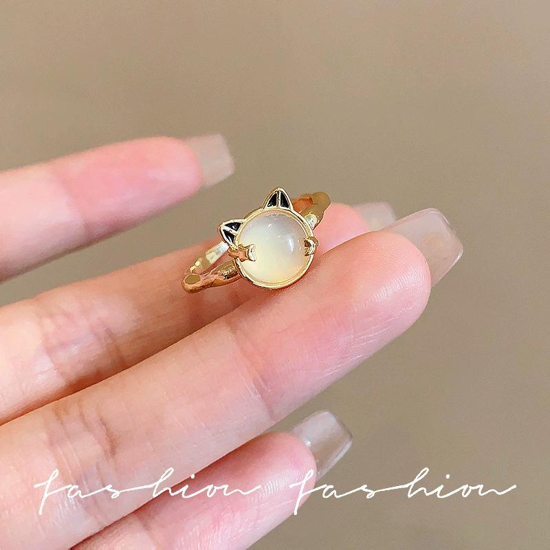 Elegant Butterfly Zircon Silver Ring: Women's High-End Luxury Style Jewelry
