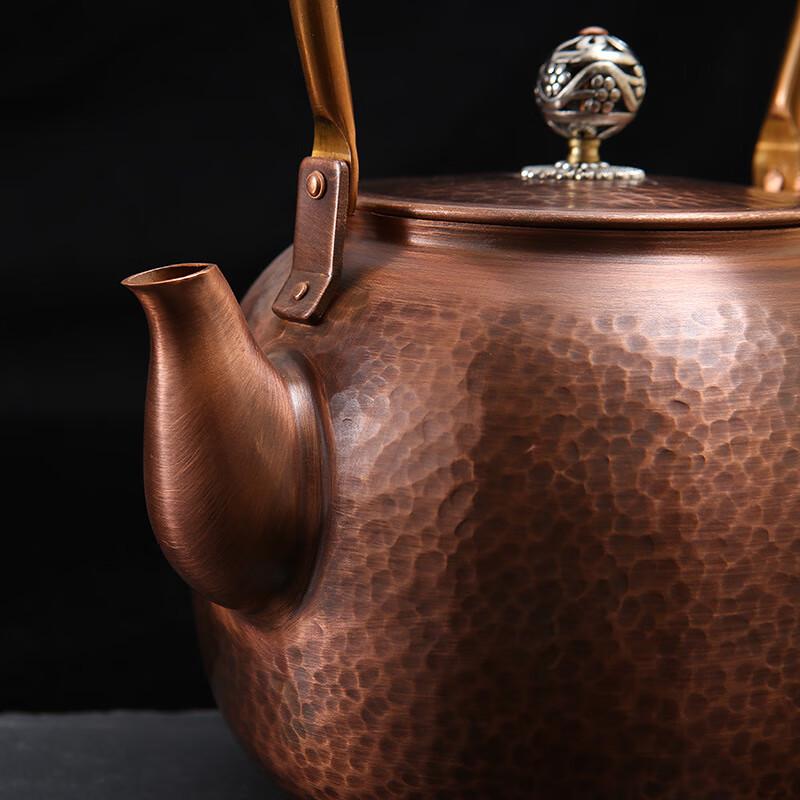 Tradycyjny chiński miedziany czajniczek ręcznie kuty