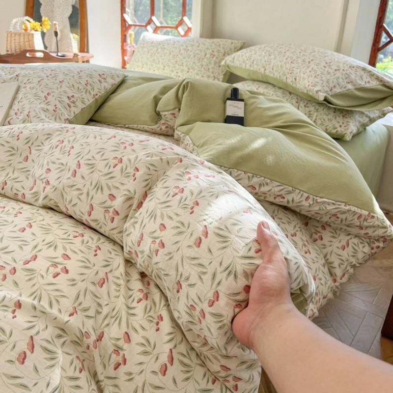 Retro Pastoral Bed Sheet Four-piece Set, Four-season Washed Cotton Small Floral Quilt Cover