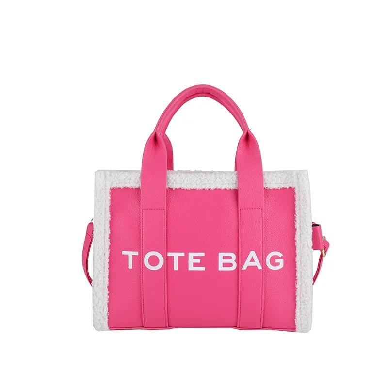 Trendy Gewatteerde Crossbody Tas met Letterprint voor Dames, Casual PU Leer Handtas met Pluche Rand helder roze