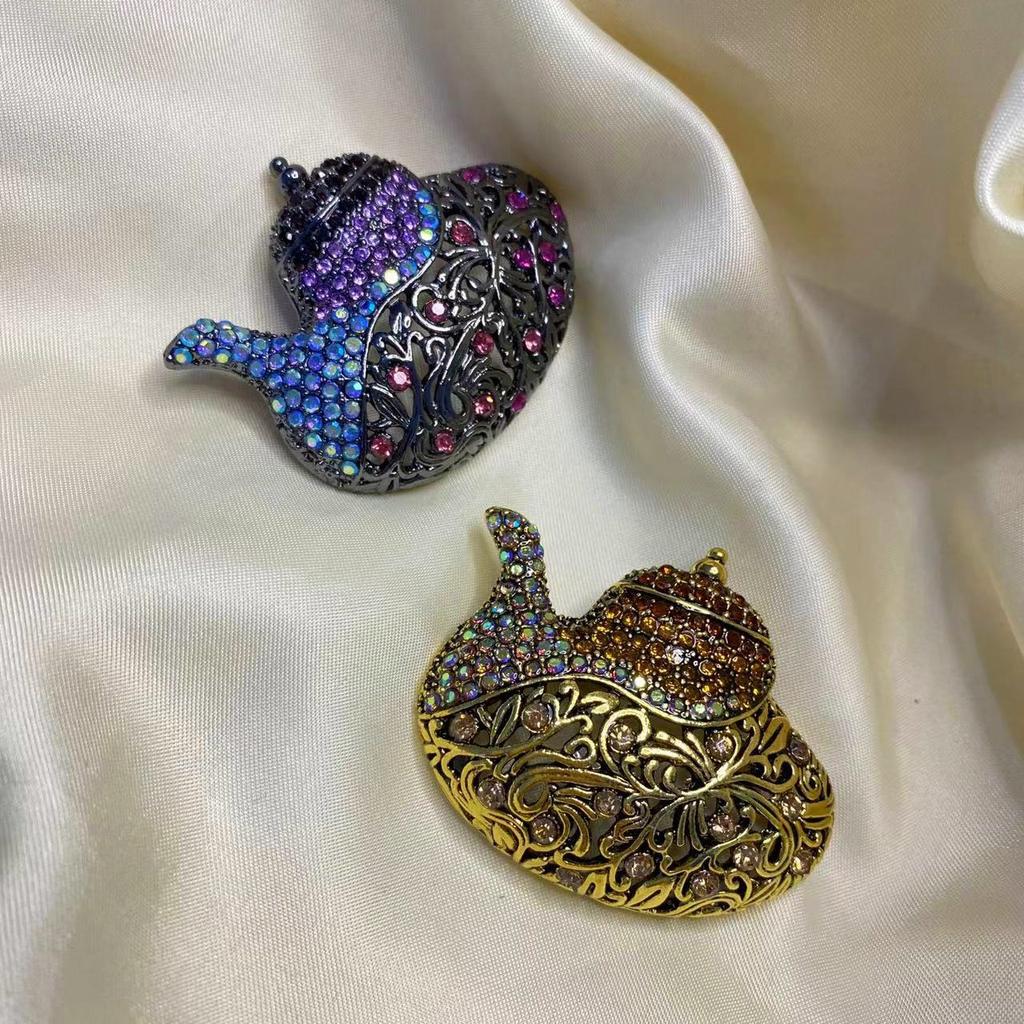 Exotic Search Banner Magic Lamp Brooch Creative Teapot Diamond Pin Women'S Versatile Coat Accessories