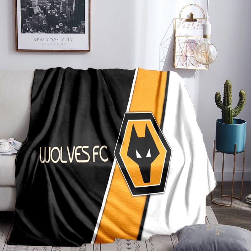 Wolf In The Night Wanderers Throws Blanket Flannel Blankets Plush for Couch Bed Gifts for Men Women Travel picnic blanket Christmas fan gifts