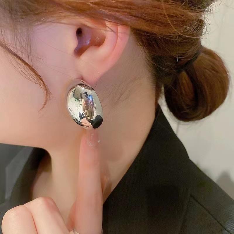 Punk Fashion Metal Smooth Big Oval Stud Earrings for Women Exaggerated Hollow Ball Geometric Drop Earring Jewelry Gift