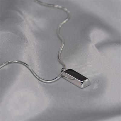 Kreative Herrenkette Coole Geometrische Halskette Titan Schlüsselbeinkette Freund Geschenk Silberfarbe Ziegel Punk Partnerkette