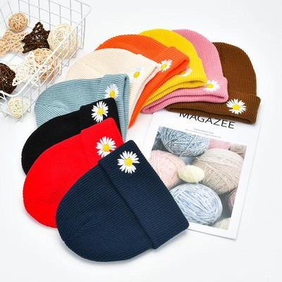 New Daisy Embroidery Beanie Autumn Winter Soft Warm Knitted Cap Men Women Unisex Cap Hats Ski Caps Beanies