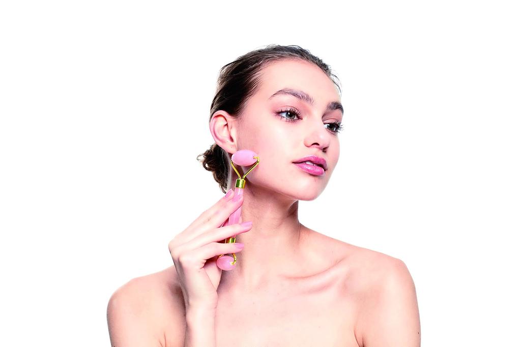 abundy me Rose Quartz Roller