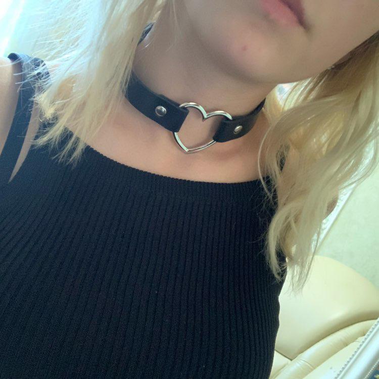 Women's Fashionable and Sexy Punk Style Necklace with a Heart-shaped PU Leather Material Collar