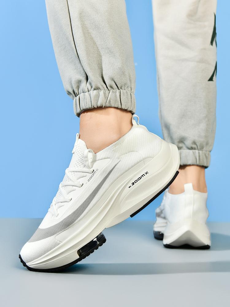 Must-Have: Trendy Basketball Shoes with Comfortable Soft Soles for Casual Sports