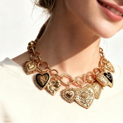 Personalizovaný retro trend, vysoce kvalitní designový řetízkový slitinový, různé přívěsky ve tvaru srdce, ležérní dámské náhrdelníky