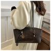 European American Retro Tote Bag, Korean Fashion Shoulder Bags Advanced Simple Handbag New Large Capacity Pendant Versatile Bags