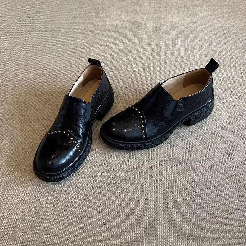 Retro Round Head Thick-soled Rivets Versatile Fashion One-pedal Deep-mouth Small Leather Shoes Women's 2025 New Mid-heeled Loafers