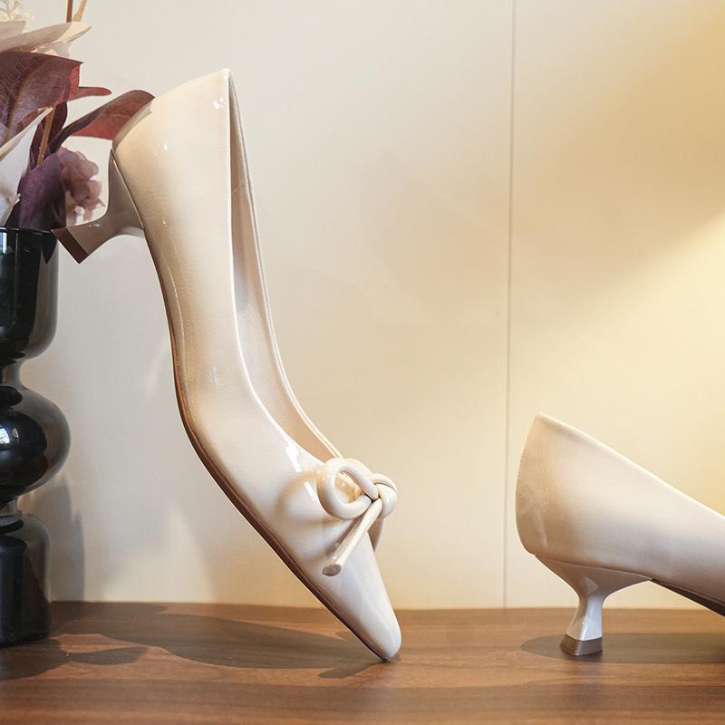 

Samei soft surface private collection version simple temperament pointed head high heels women s thin heel bow single shoes spring 39 бордовий