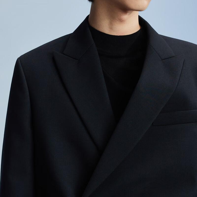 Pull en laine à col montant et manches longues coupe slim pour homme CROQUIS Automne 2024