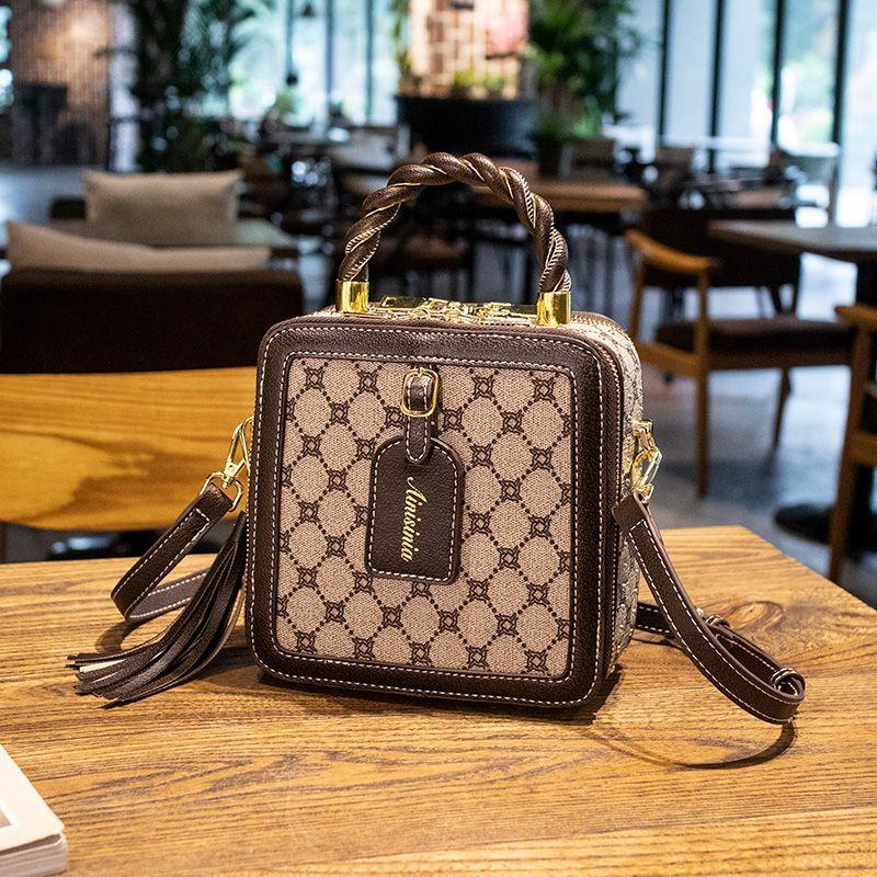 

Genuine Leather Portable Fashion Simple Crossbody One Shoulder Box Bag Coffee