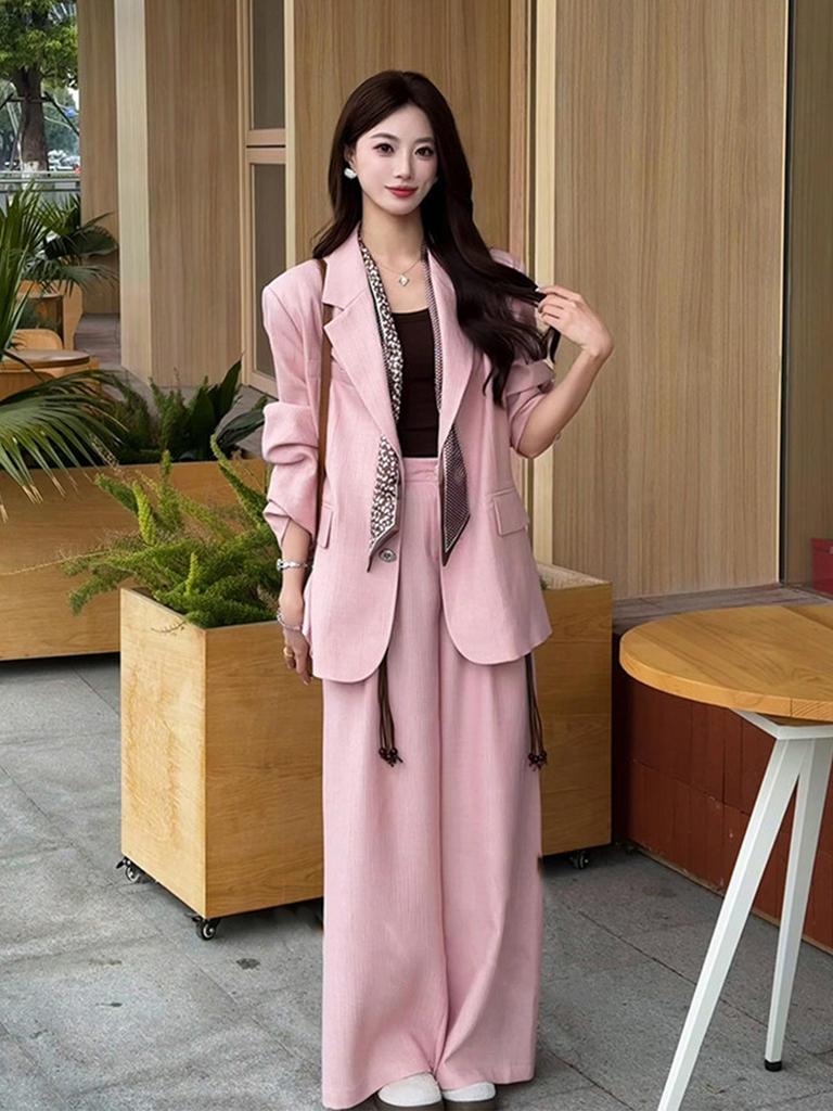 Plus Size Women's Elegant Korean Two-Piece Suit for Spring/Summer - Slimming & Versatile