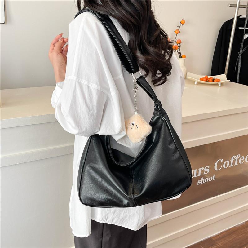 Retro Pu Leather Shoulder Bag Ladies Large Capacity Underarm Bag  Versatile Commuter Tote Bag For Women Gifts