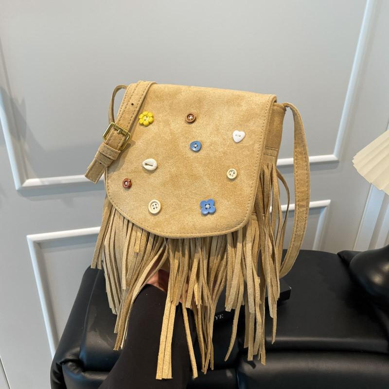 

Niche Design Bag Women s Fashion Tassel Personalized Button Cross-body Unique Saddle хакі