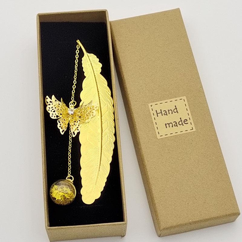 Popular Chinese Metal Feather Bookmark with Dried Flower and Butterfly Design - Perfect Teacher's Day Gift