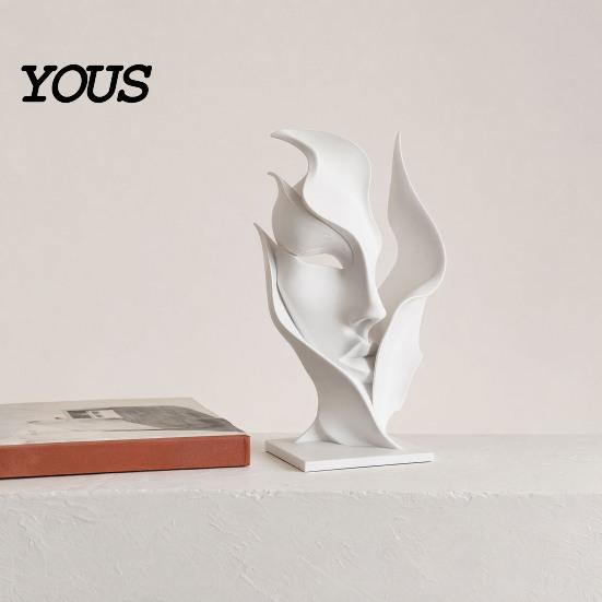 3D Printed Sculpture Abstract Face Sculpture, Minimalist Embracing Bust Art Decor, Wear-resistant Ornament Matte White Modern Luxury Home