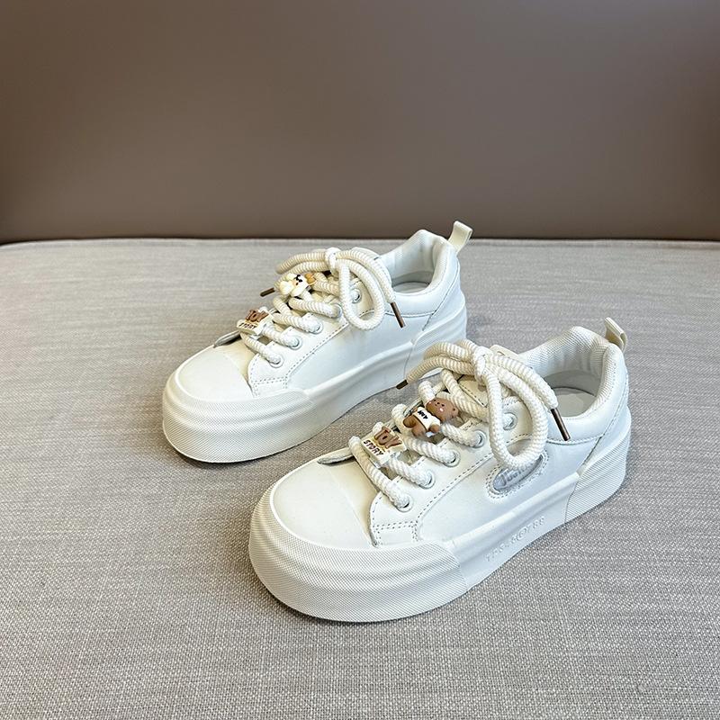 2025 autumn little white shoes new Korean version ins campus female students bear platform sports board shoes trendy casual shoes