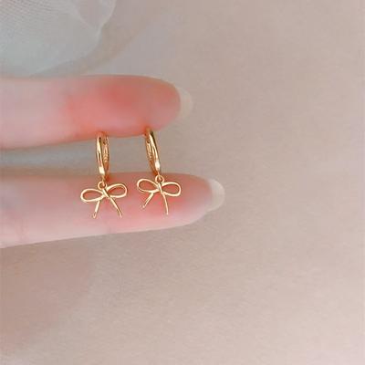 Nuevos Pendientes de Aro de Cobre de Plata de Ley 925 Clip Lazo Dorado Cinta Pequeños Lindos Para Mujer Niña Regalo Zirconia Dropshipping Venta al por mayor
