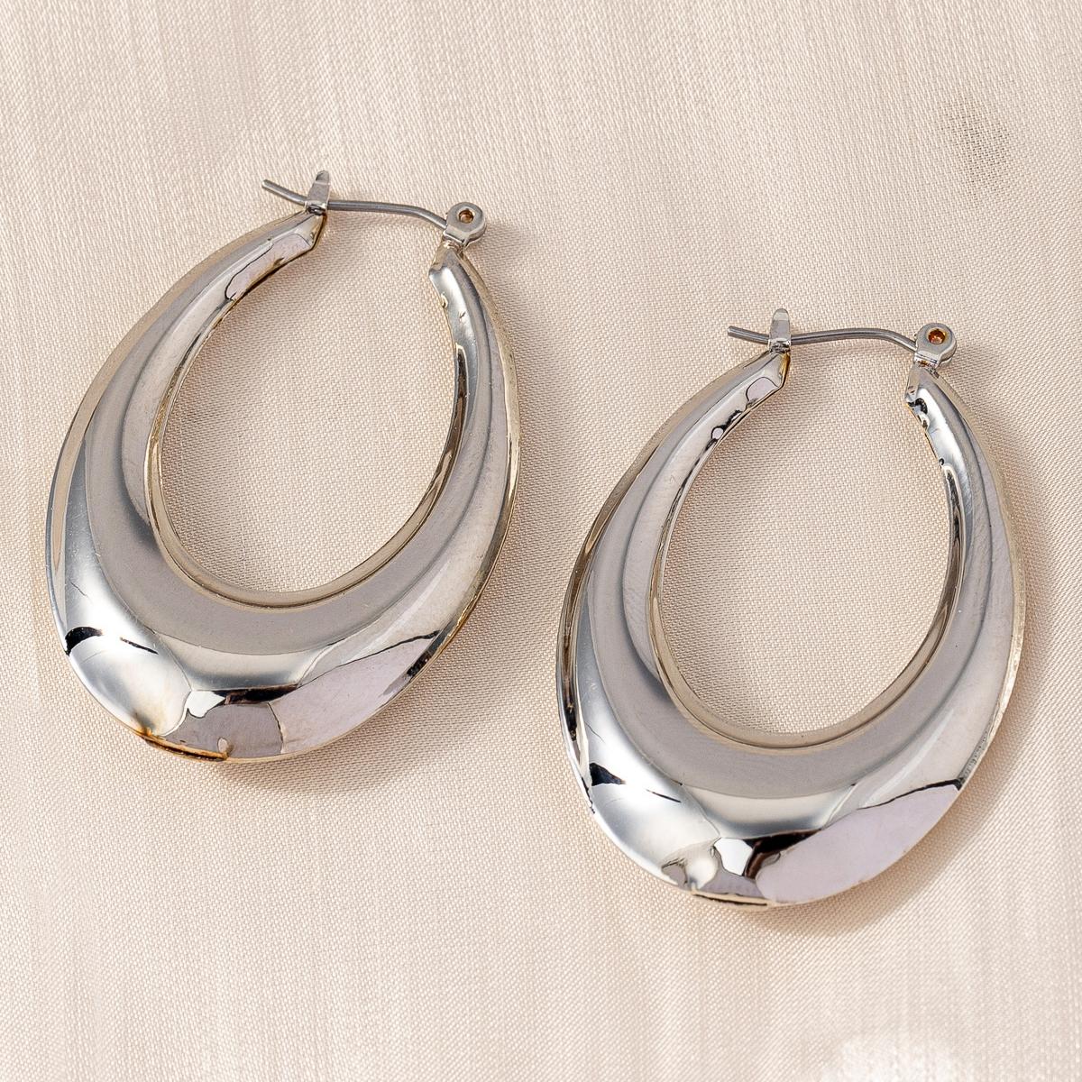 

Women s Hoop Earrings with a Smooth Surface and Welded Design, Simple Hoop Earrings Suitable for Daily Wear and Parties